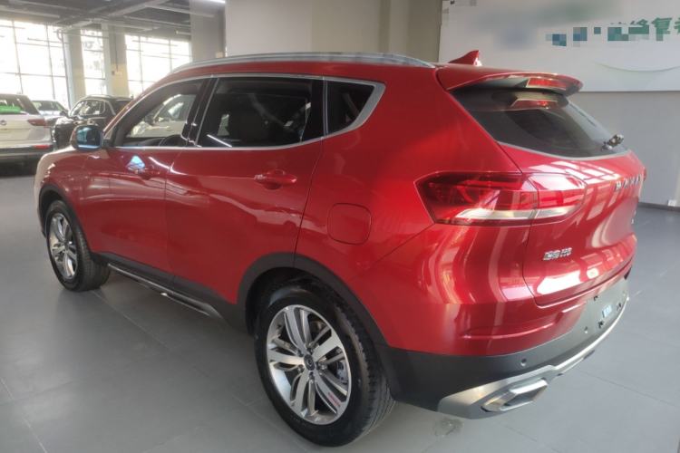 Used Haval H6 2017 Red Label 2.0T Automatic Two-Wheel Drive ZhiShang Model Exterior 2