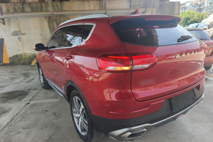 Used Haval H6 2017 Red-Label 1.3T Automatic Two-Wheel Drive ZhiShang Model Exterior 2