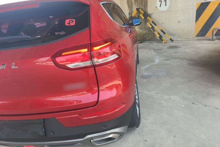 Used Haval H6 2017 Red-Label 1.3T Automatic Two-Wheel Drive ZhiShang Model Exterior 3