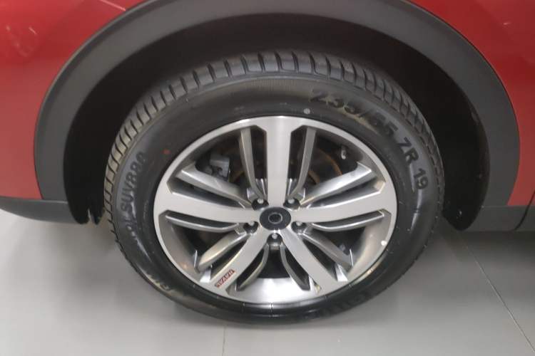 Used Haval H6 2017 Red Label 2.0T Automatic Two-Wheel Drive ZhiShang Model Exterior 4