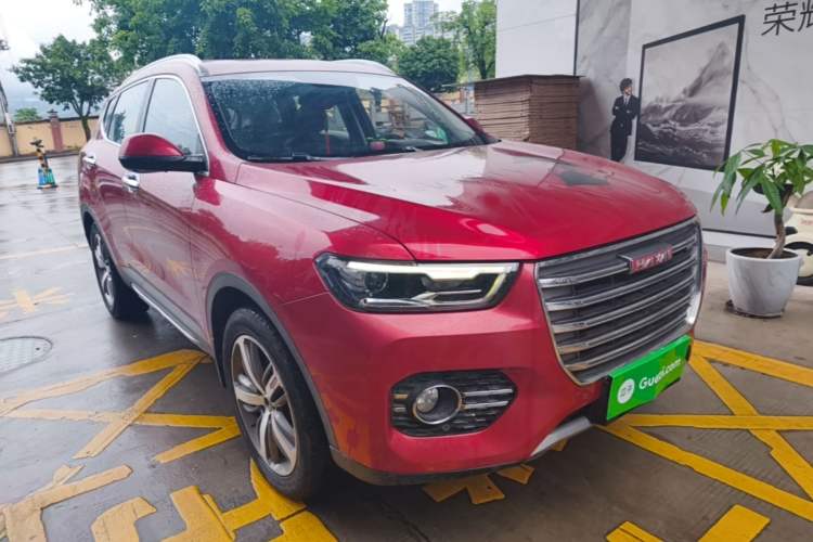 Used Haval H6 2017 Red Label 2.0T Automatic Two-Wheel Drive ZhiShang Model Front Right 45 Deg