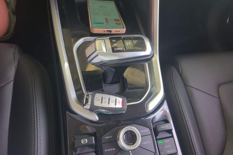 Used Haval H6 2017 Red-Label 1.3T Automatic Two-Wheel Drive ZhiShang Model Gear Lever