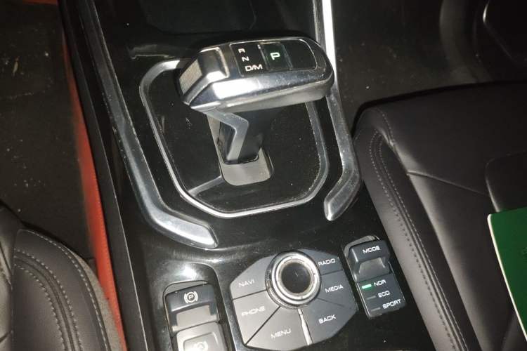 Used Haval H6 2017 Blue Label 2.0T Automatic Two-Wheel Drive Smart Edition Gear Lever
