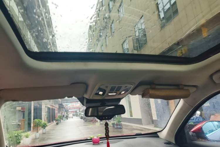 Used Haval H6 2017 Red Label 2.0T Automatic Two-Wheel Drive ZhiShang Model Headliner