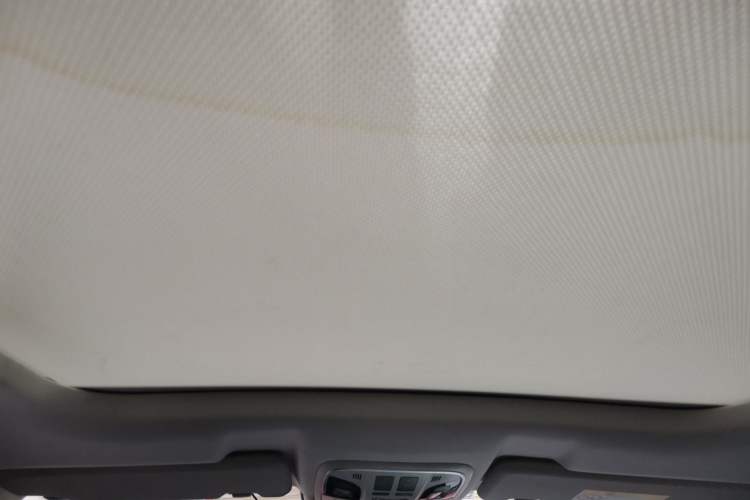 Used Haval H6 2017 Red Label 2.0T Automatic Two-Wheel Drive ZhiShang Model Headliner