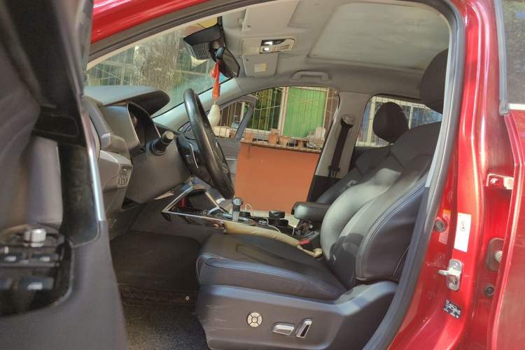 Used Haval H6 2017 Red Label 2.0T Automatic Two-Wheel Drive ZhiShang Model Left Front Seat
