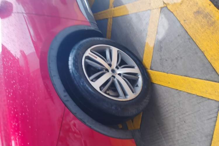 Used Haval H6 2017 Red Label 2.0T Automatic Two-Wheel Drive ZhiShang Model Left Front Wheel Hub