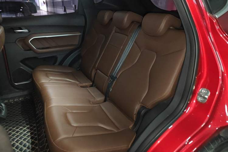 Used Haval H6 2017 Red Label 2.0T Automatic Two-Wheel Drive ZhiShang Model Left Rear Seat