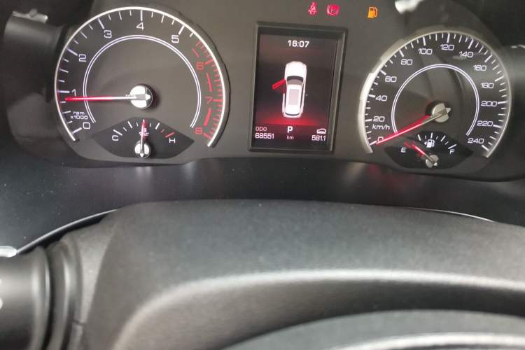 Used Haval H6 2017 Red Label 2.0T Automatic Two-Wheel Drive ZhiShang Model Odometer Close Up
