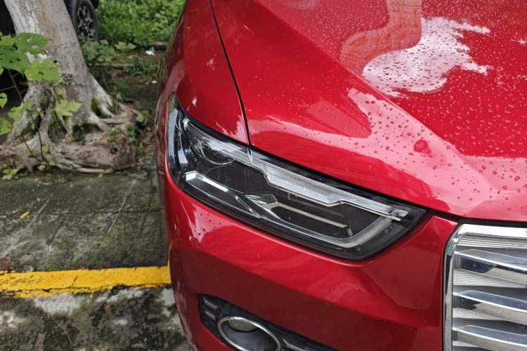 Used Haval H6 2017 Red-Label 2.0T Automatic Two-Wheel Drive Leading Edition Right Front Headlight