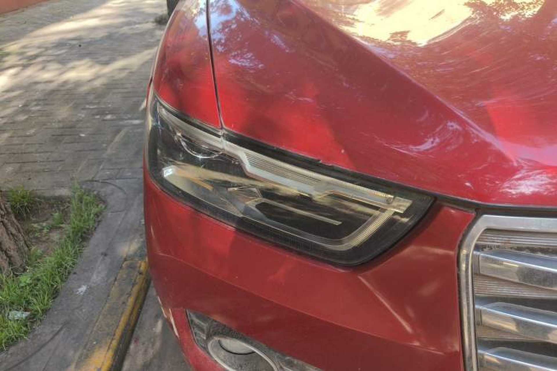 Used Haval H6 2017 Red Label 2.0T Automatic Two-Wheel Drive ZhiShang Model Right Front Headlight