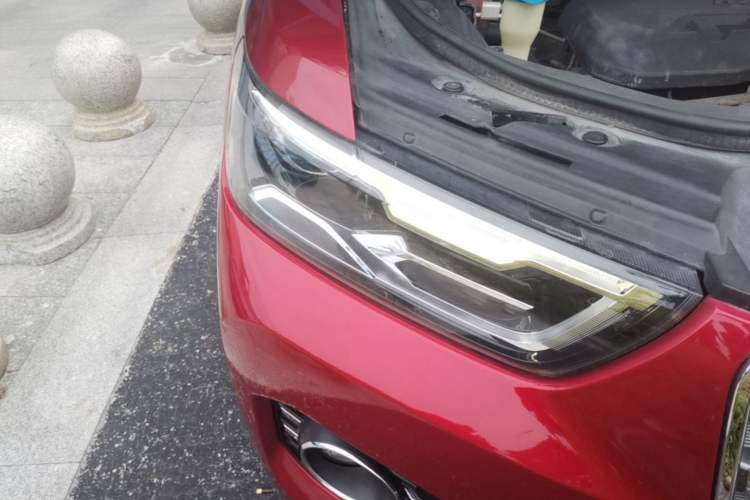 Used Haval H6 2017 Red-Label 1.3T Automatic Two-Wheel Drive Fashion Edition Right Front Headlight