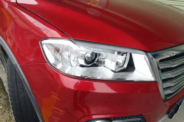 Used Haval H6 2017 Restyled Red-Label Sport Version 1.5T Automatic Two-Wheel Drive Luxury Trim Right Front Headlight