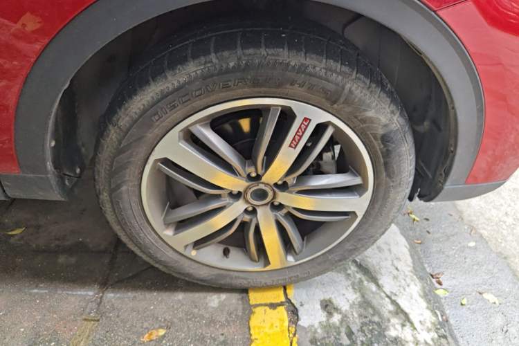 Used Haval H6 2017 Red-Label 2.0T Automatic Two-Wheel Drive Leading Edition Right Front Wheel Hub