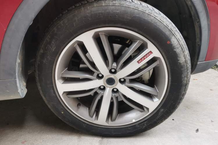 Used Haval H6 2017 Red Label 2.0T Automatic Two-Wheel Drive ZhiShang Model Right Front Wheel Hub