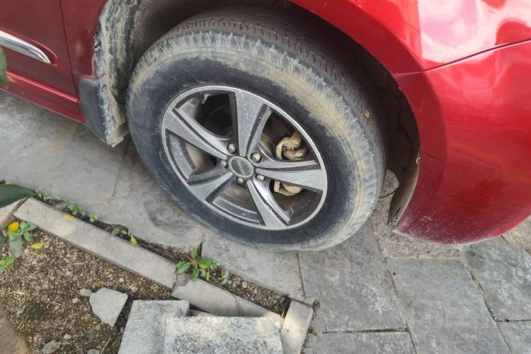 Used Haval H6 2017 Classic Edition 1.5T Automatic Two-Wheel Drive Urban Model Right Front Wheel Hub