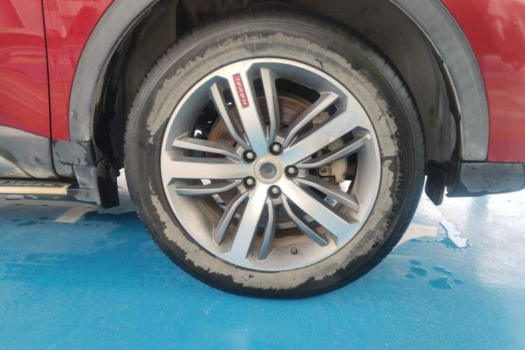 Used Haval H6 2017 Red Label 2.0T Automatic Two-Wheel Drive ZhiShang Model Right Front Wheel Hub