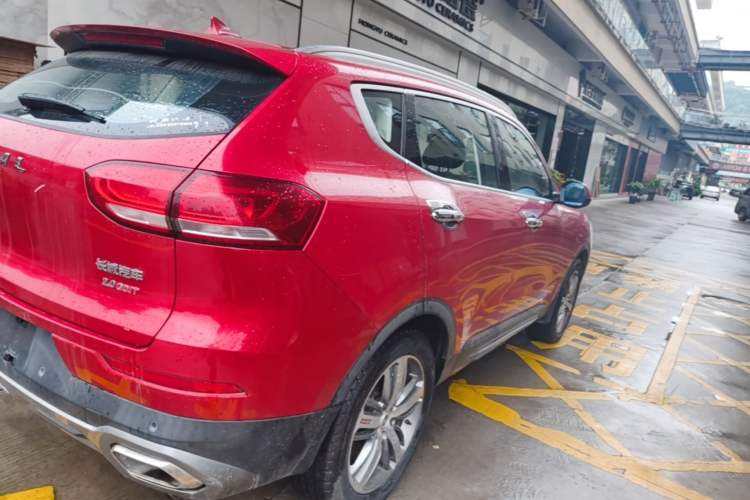 Used Haval H6 2017 Red Label 2.0T Automatic Two-Wheel Drive ZhiShang Model Right Rear Taillight