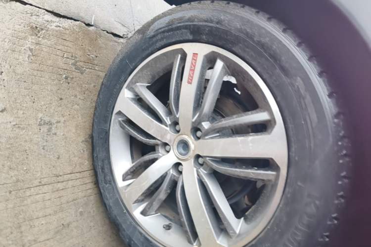 Used Haval H6 2017 Red Label 2.0T Automatic Two-Wheel Drive ZhiShang Model Right Rear Wheel Hub