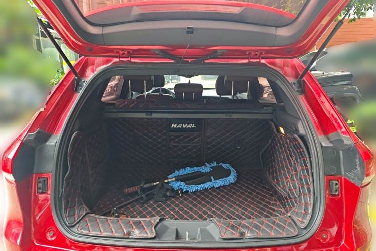 Used Haval H6 2017 Red-Label 2.0T Automatic Two-Wheel Drive Leading Edition Trunk