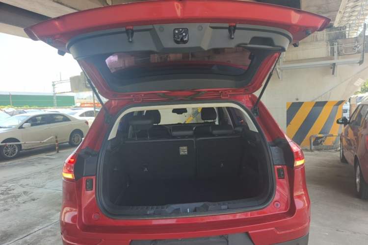Used Haval H6 2017 Red-Label 1.3T Automatic Two-Wheel Drive ZhiShang Model Trunk