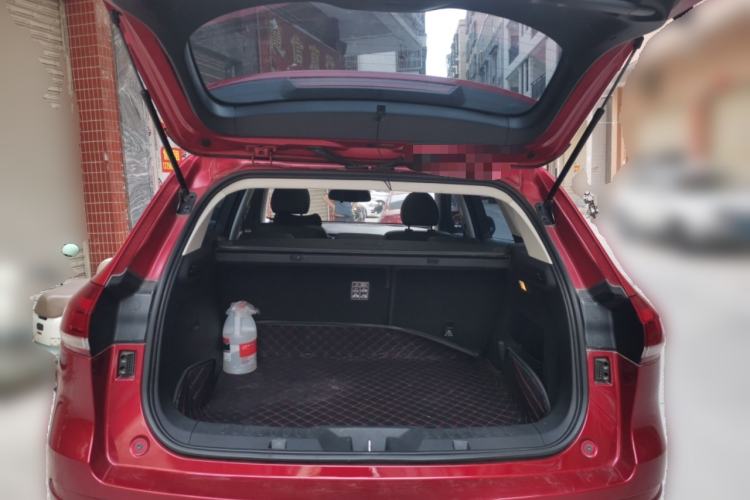 Used Haval H6 2017 Red Label 2.0T Automatic Two-Wheel Drive ZhiShang Model Trunk
