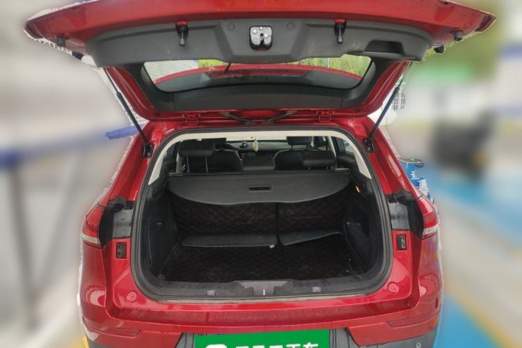 Used Haval H6 2017 Red Label 2.0T Automatic Two-Wheel Drive ZhiShang Model Trunk