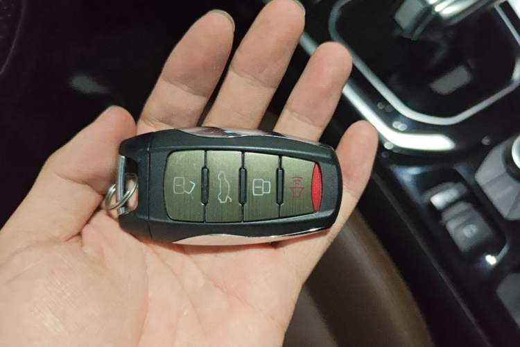 Used Haval H6 2017 Red Label 2.0T Automatic Two-Wheel Drive ZhiShang Model Vehicle Key