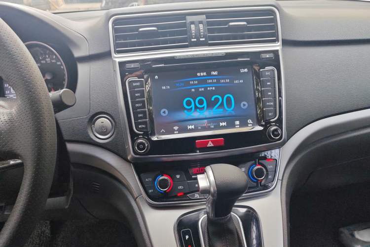 Used Haval H6 2017 Red-Label Sport Edition 1.5T Automatic Two-Wheel Drive Luxury Model Audio And AC Panel