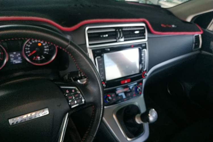 Used Haval H6 2017 Blue Label Sport Edition 1.5T Manual Two-Wheel Drive Elite Model Center Console