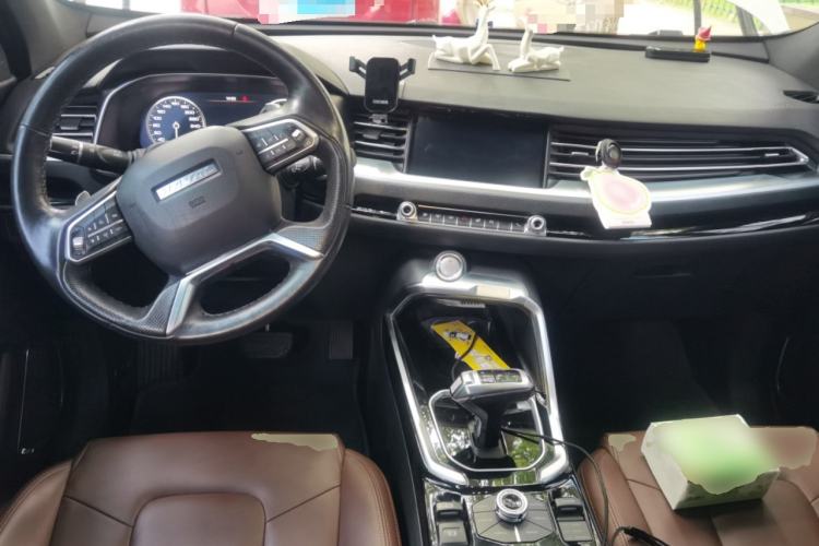 Used Haval H6 2017 Blue Label 2.0T Automatic Two-Wheel Drive Leading Model Center Console