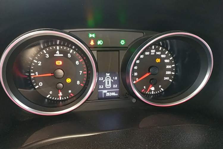Used Haval H6 2017 Blue Label Sport Edition 1.5T Manual Two-Wheel Drive Elite Model Instrument Cluster