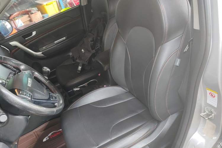 Used Haval H6 2017 Red-Label Sport Edition 1.5T Manual Two-Wheel Drive Elite Model Left Front Seat