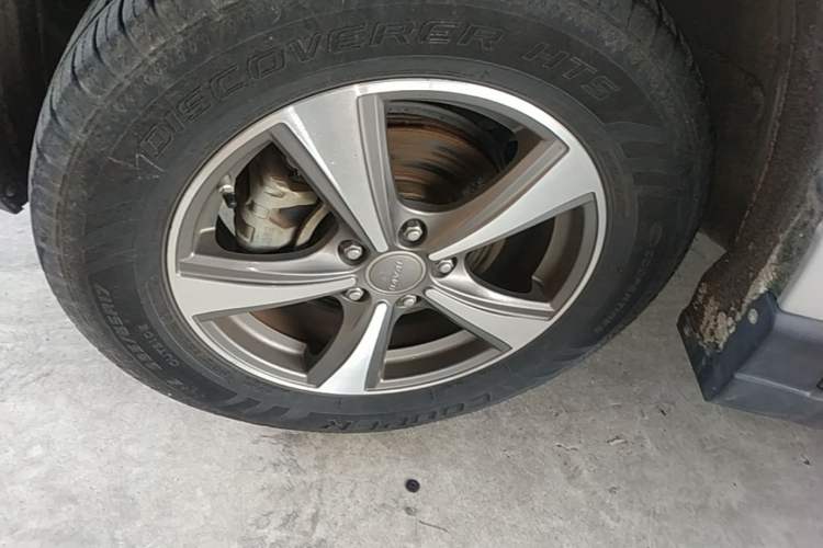 Used Haval H6 2017 Blue Label Sport Edition 1.5T Manual Two-Wheel Drive Elite Model Left Front Wheel Hub