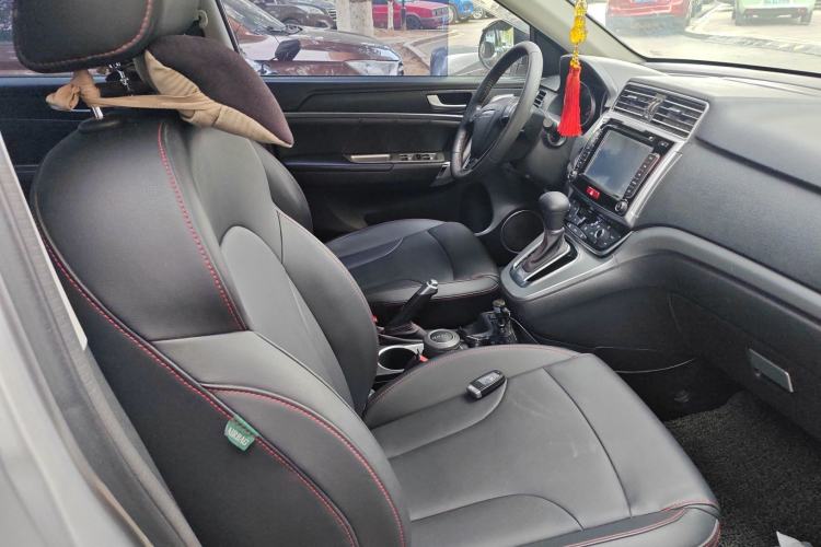 Used Haval H6 2017 Red-Label Sport Edition 1.5T Automatic Two-Wheel Drive Luxury Model Right Front Seat