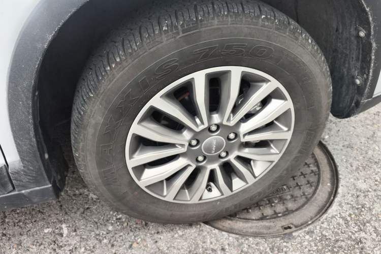 Used Haval H6 2017 Restyled Red-Label Sport Version 1.5T Automatic Two-Wheel Drive Luxury Trim Right Front Wheel Hub