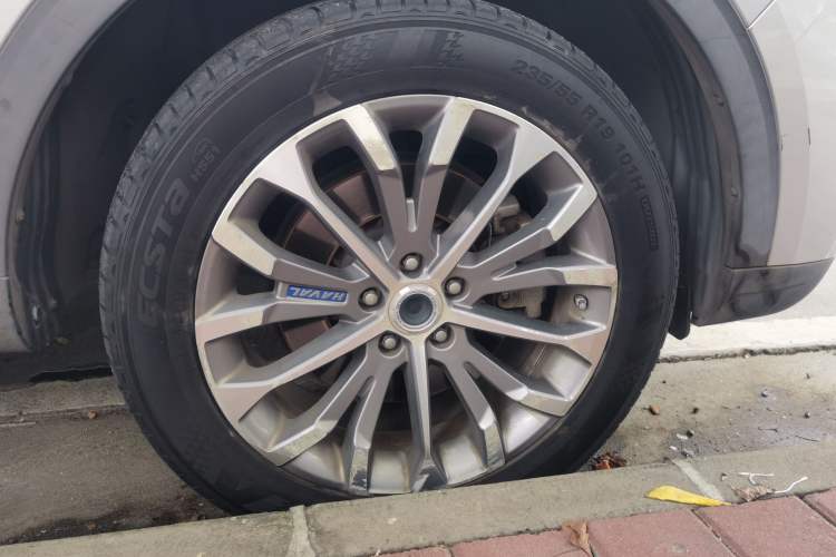 Used Haval H6 2017 Blue Label 2.0T Automatic Two-Wheel Drive Leading Model Right Front Wheel Hub
