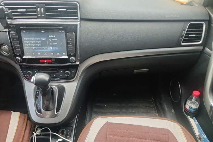 Used Haval H6 2017 Red-Label Sport Edition 1.5T Automatic Two-Wheel Drive Luxury Model Audio And AC Panel