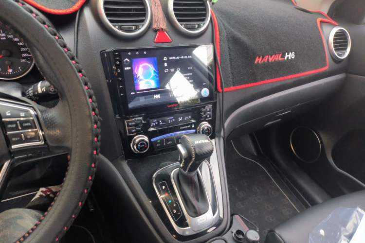 Used Haval H6 2017 Classic Edition 1.5T Automatic Two-Wheel Drive Elite Model Audio And AC Panel