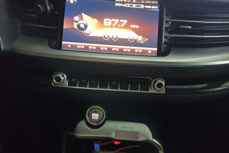 Used Haval H6 2017 Blue Label 1.5T Automatic Two-Wheel Drive Leading Plus Model Audio And AC Panel
