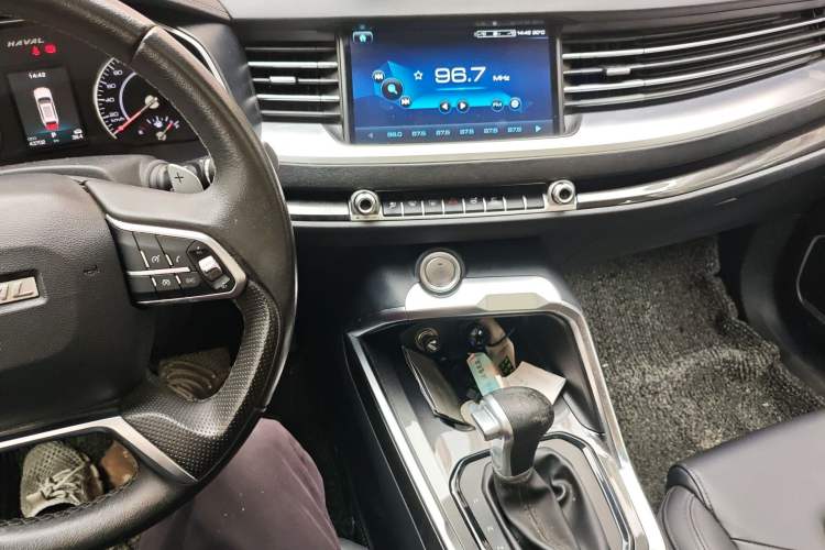 Used Haval H6 2017 Red-Label 1.5T Automatic Two-Wheel Drive Smart Edition Audio And AC Panel