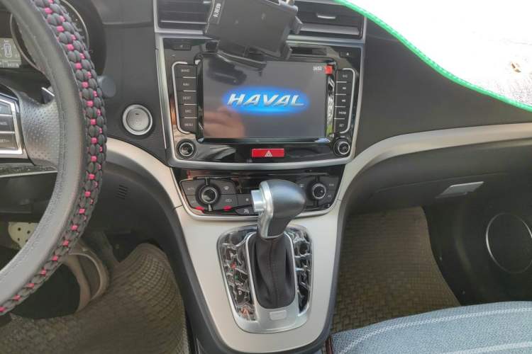 Used Haval H6 2017 Restyled Red-Label Sport Version 1.5T Automatic Two-Wheel Drive Luxury Trim Audio And AC Panel