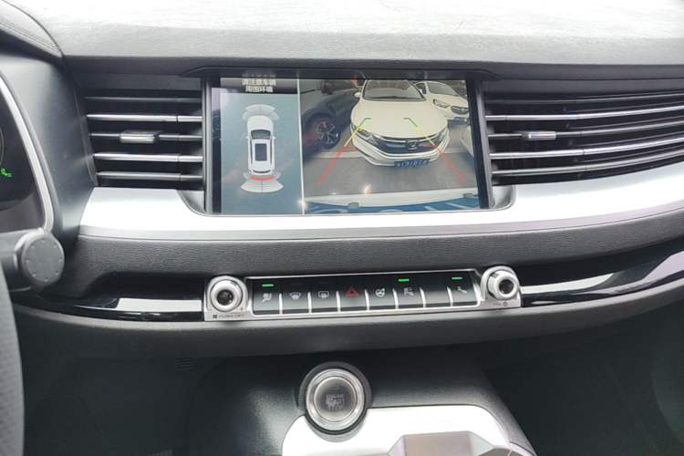 Used Haval H6 2017 Blue Label 2.0T Automatic Two-Wheel Drive Leading Model Audio And AC Panel