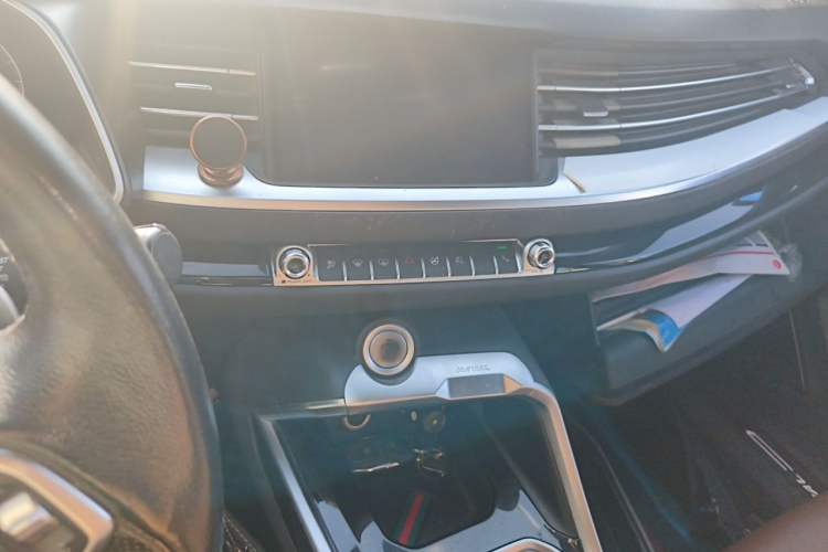 Used Haval H6 2017 Blue Label 2.0T Automatic Two-Wheel Drive Leading Model Audio And AC Panel