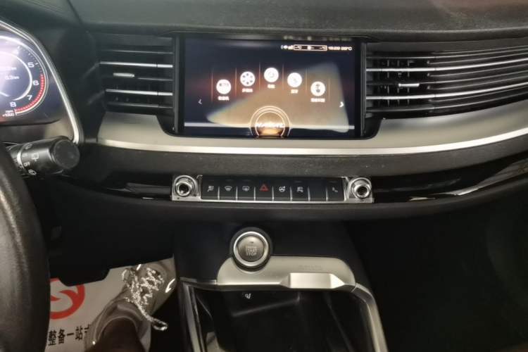 Used Haval H6 2017 Blue Label 2.0T Automatic Two-Wheel Drive Leading Model Audio And AC Panel