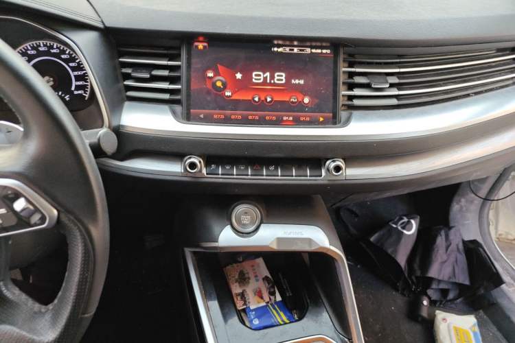 Used Haval H6 2017 Red-Label 1.3T Automatic Two-Wheel Drive Fashion Edition Audio And AC Panel
