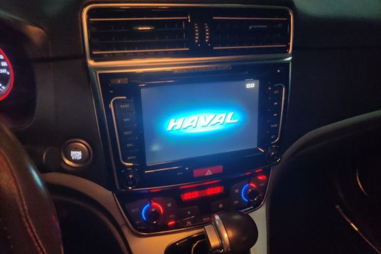 Used Haval H6 2017 Red-Label Sport Edition 1.5T Automatic Two-Wheel Drive Luxury Model Audio And AC Panel
