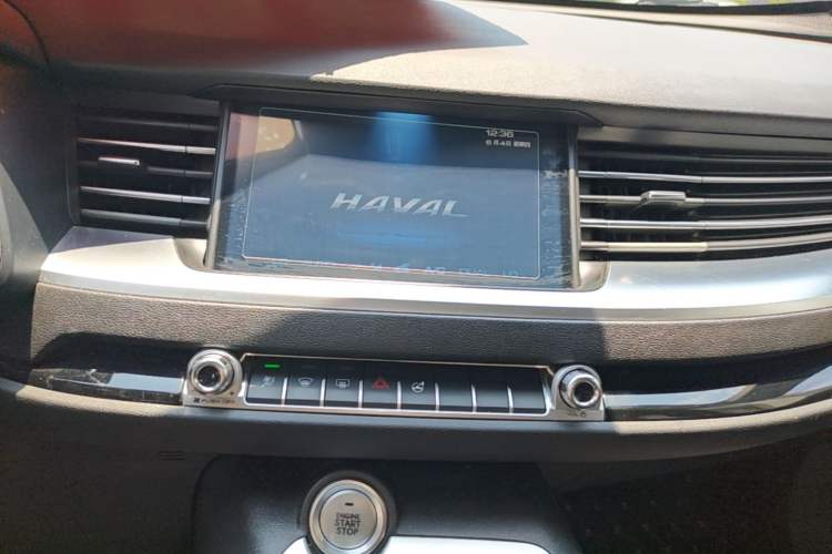 Used Haval H6 2017 Blue Label 2.0T Automatic Two-Wheel Drive Smart Edition Audio And AC Panel