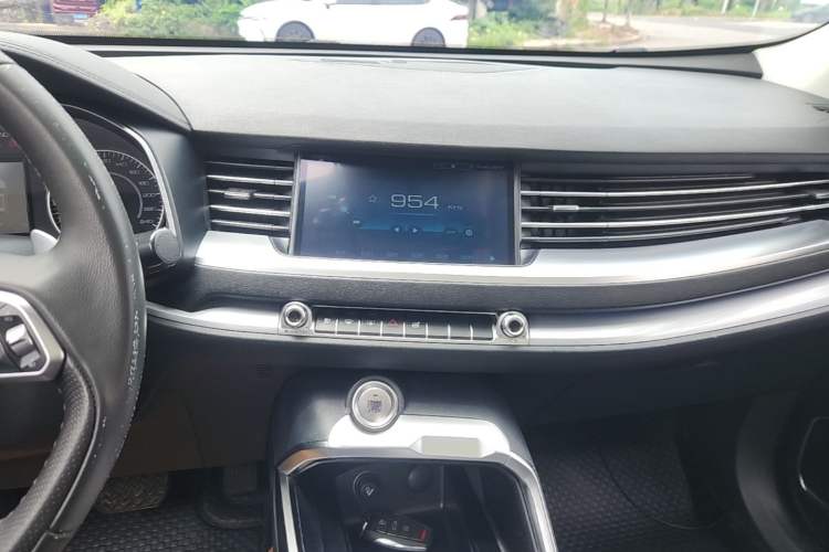 Used Haval H6 2017 Blue Label 2.0T Automatic Two-Wheel Drive Smart Edition Audio And AC Panel
