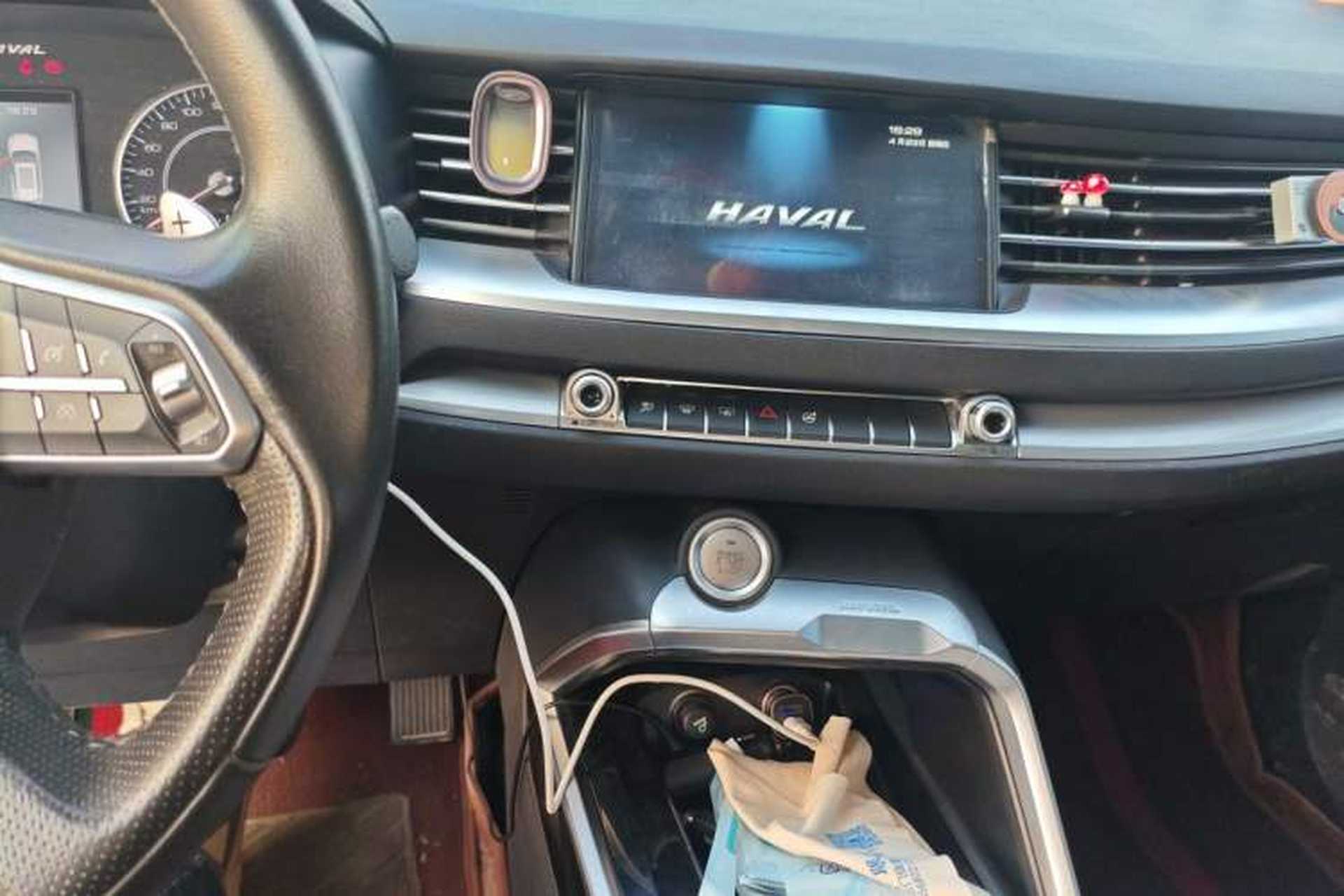 Used Haval H6 2017 Blue Label 2.0T Automatic Two-Wheel Drive Smart Edition Audio And AC Panel